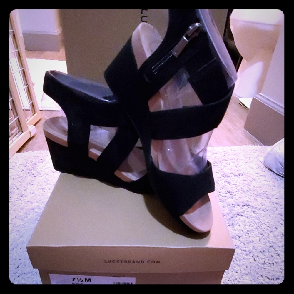 New, Never Worn Lucky Brand Kakina Wedges